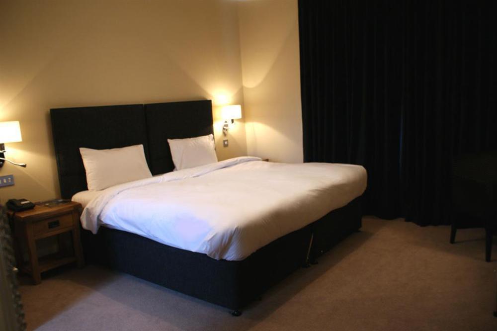The Talbot Inn Woking Zimmer foto