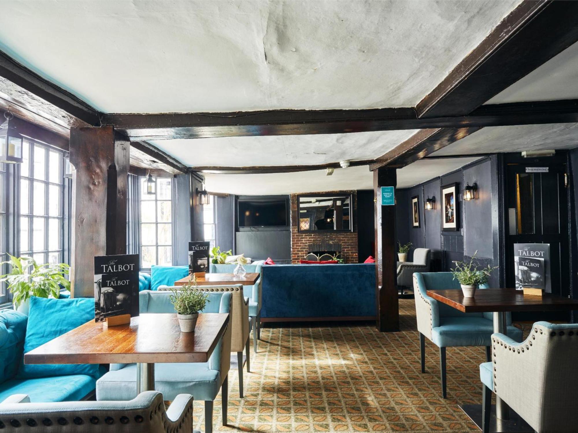 The Talbot Inn Woking Exterior foto