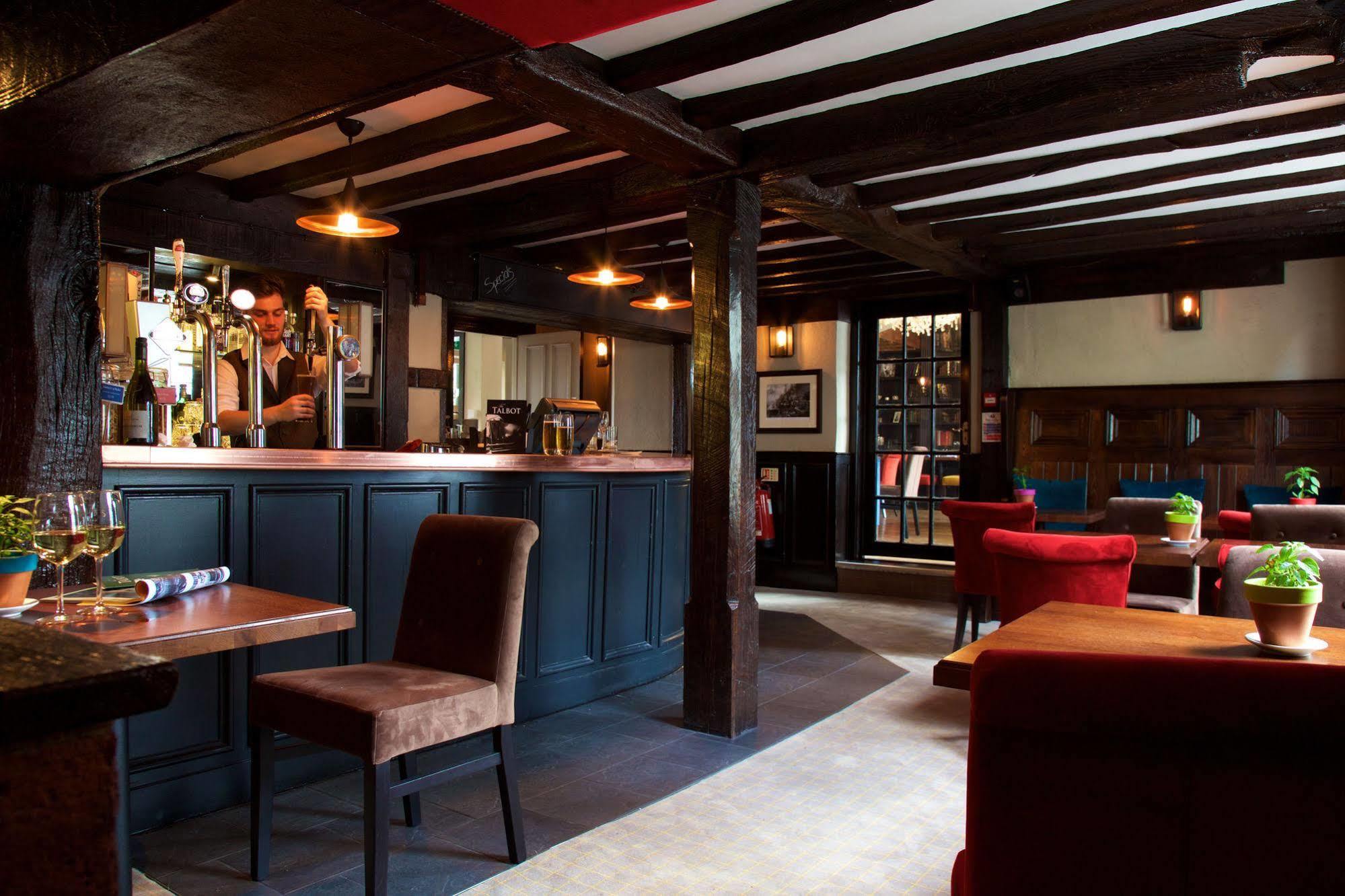 The Talbot Inn Woking Exterior foto